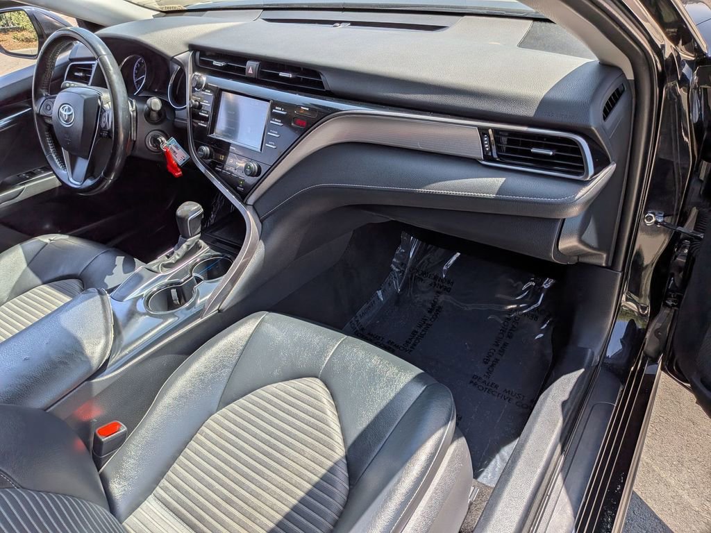 Used 2020 Toyota Camry SE FWD image 9