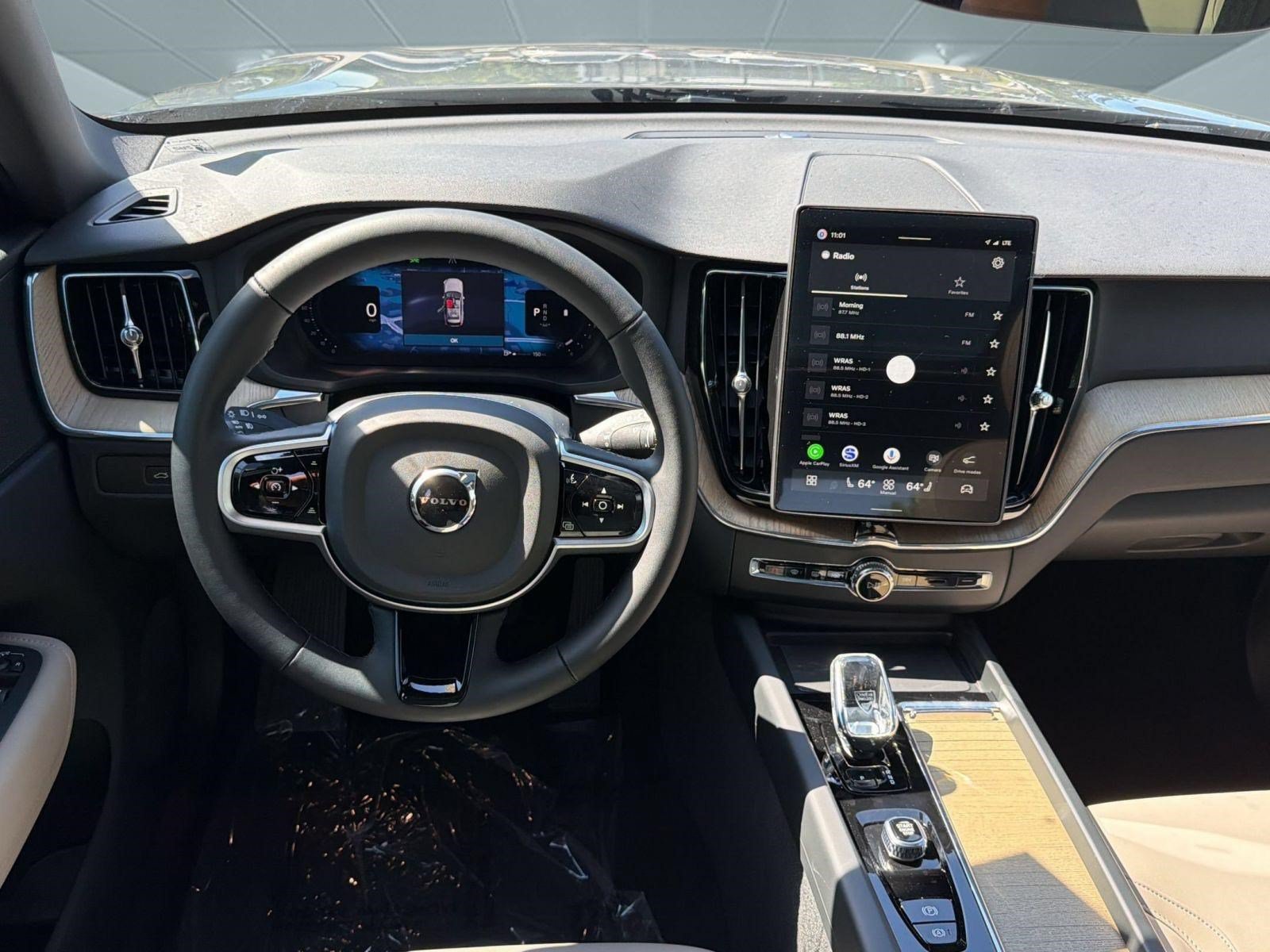 New 2026 Volvo XC60 B5 Plus w/ Protection Package Premier AWD/4WD image 29