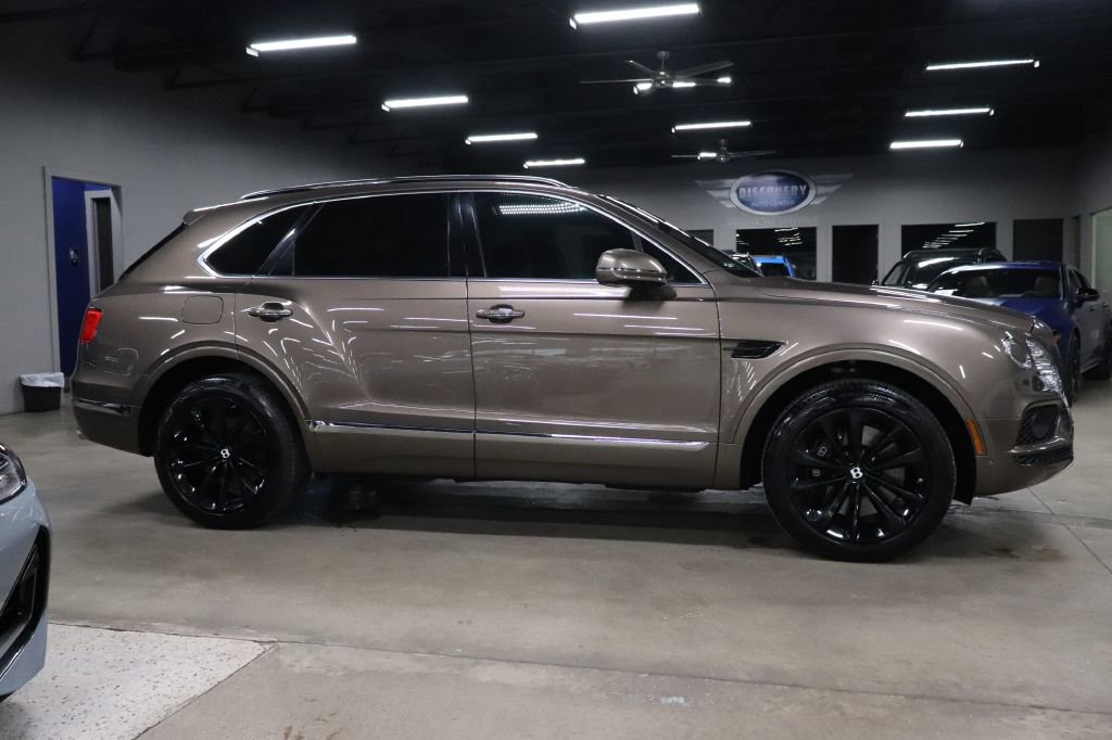 Used 2017 Bentley Bentayga image 6