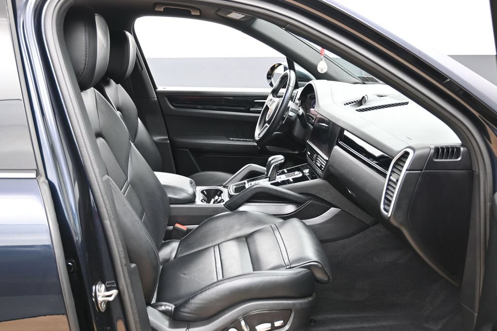 Used 2021 Porsche Cayenne AWD/4WD image 38