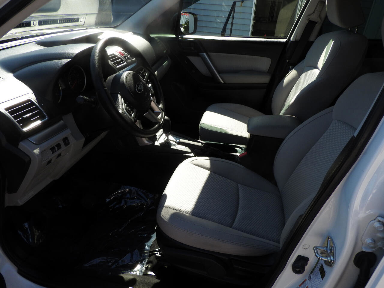 Used 2017 Subaru Forester 2.5i w/ Alloy Wheel Package image 10