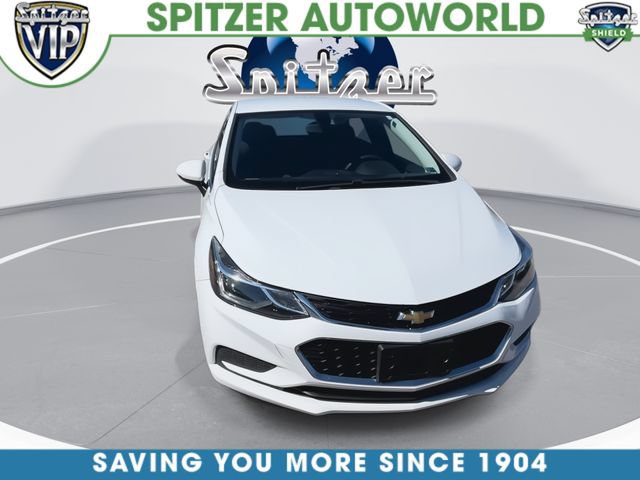 Used 2017 Chevrolet Cruze LT w/ Convenience Package FWD image 3