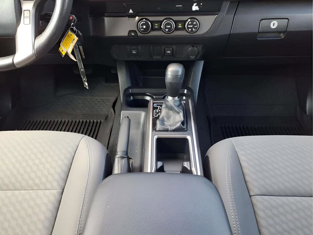 Used 2020 Toyota Tacoma SR5 image 12