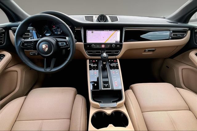 Used 2025 Porsche Macan AWD/4WD image 7