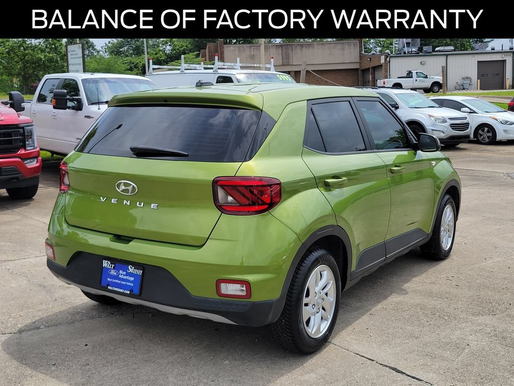Used 2023 Hyundai Venue SE FWD image 4