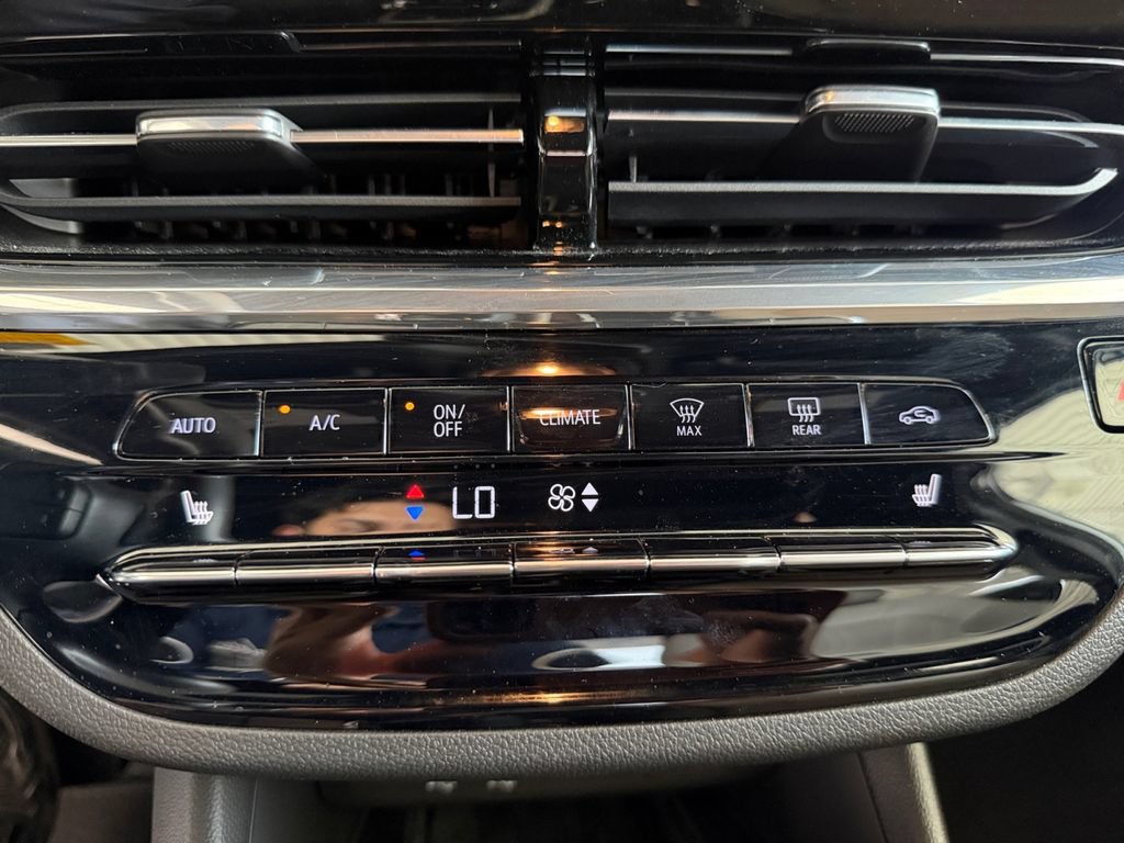Used 2025 Buick Envista Avenir FWD image 25