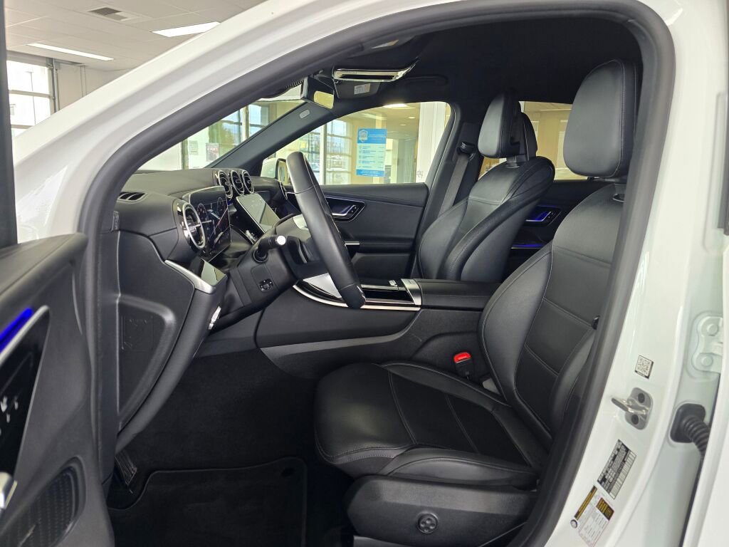 Used 2024 Mercedes-Benz GLC 300 4MATIC image 24