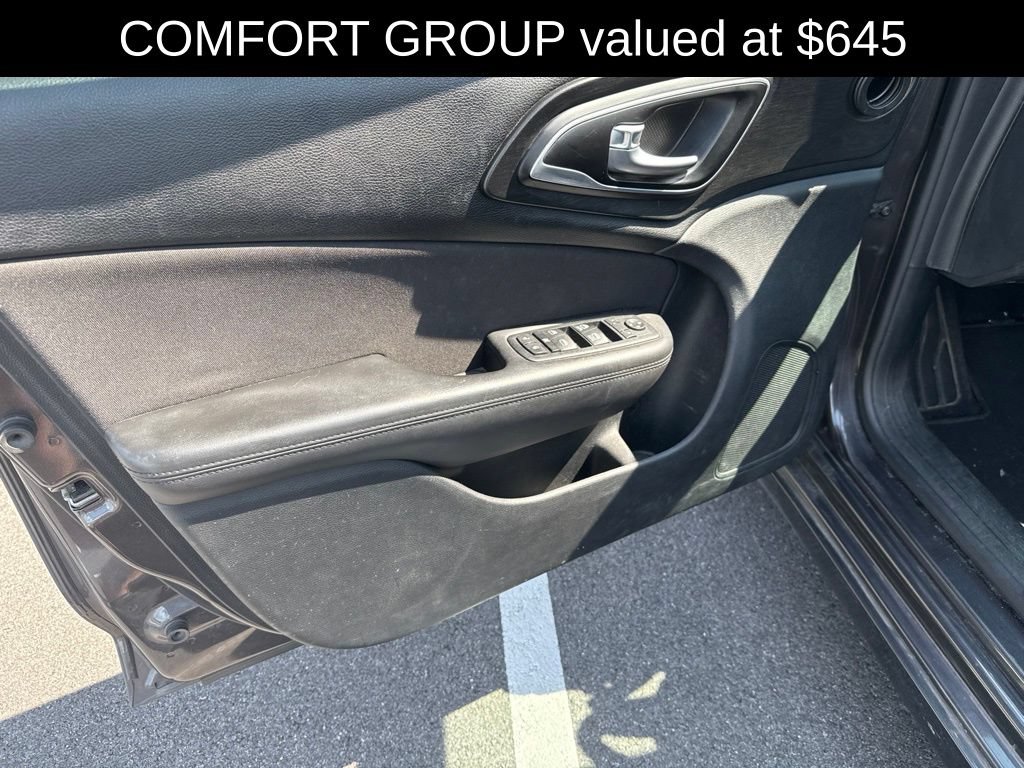 Used 2015 Chrysler 200 Limited w/ Convenience Group FWD image 3