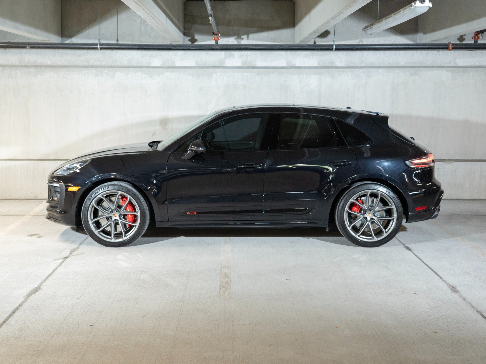 Certified 2024 Porsche Macan GTS AWD/4WD image 2