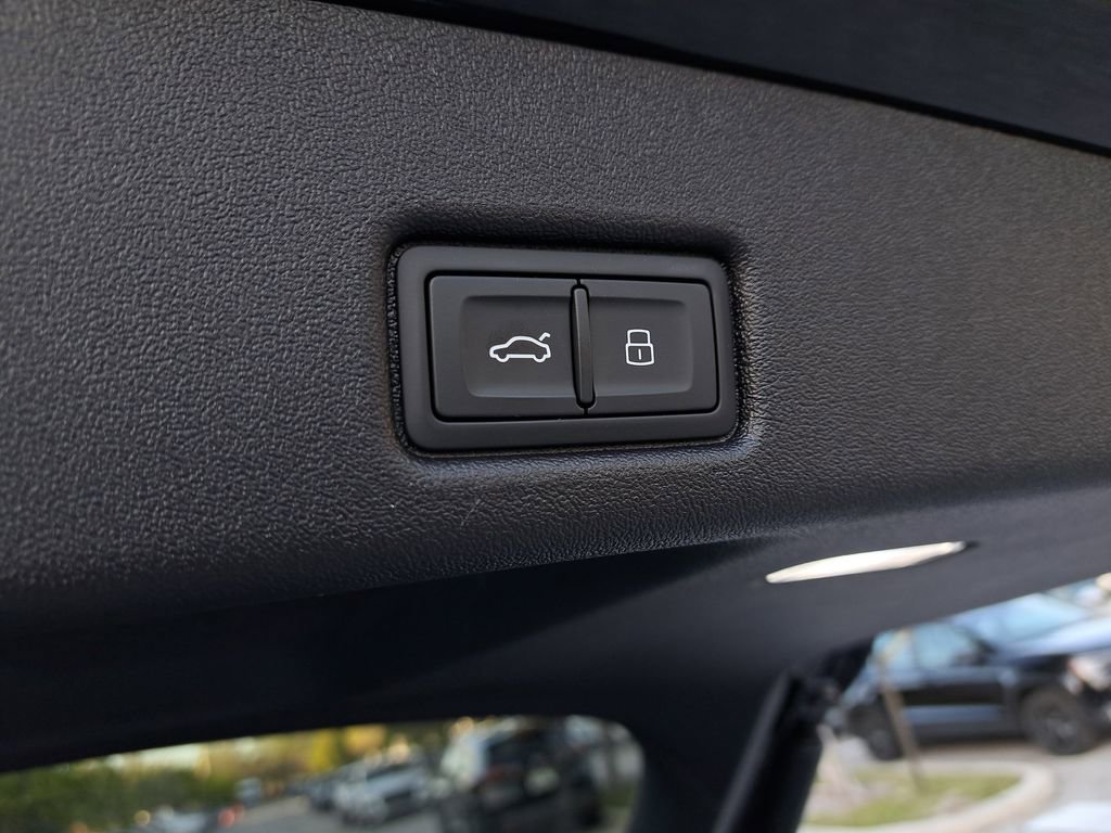 New 2025 Audi Q5 Prestige image 32