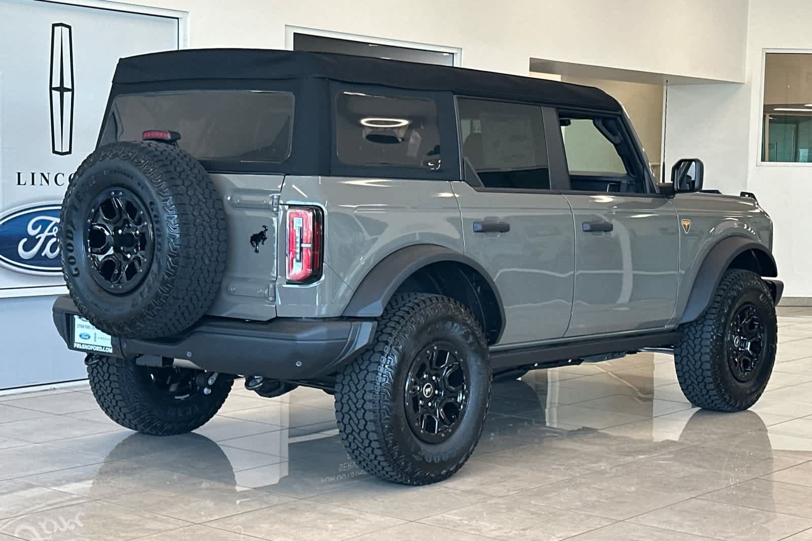 New 2026 Ford Bronco Badlands w/ Wildtrak Package AWD/4WD video 2