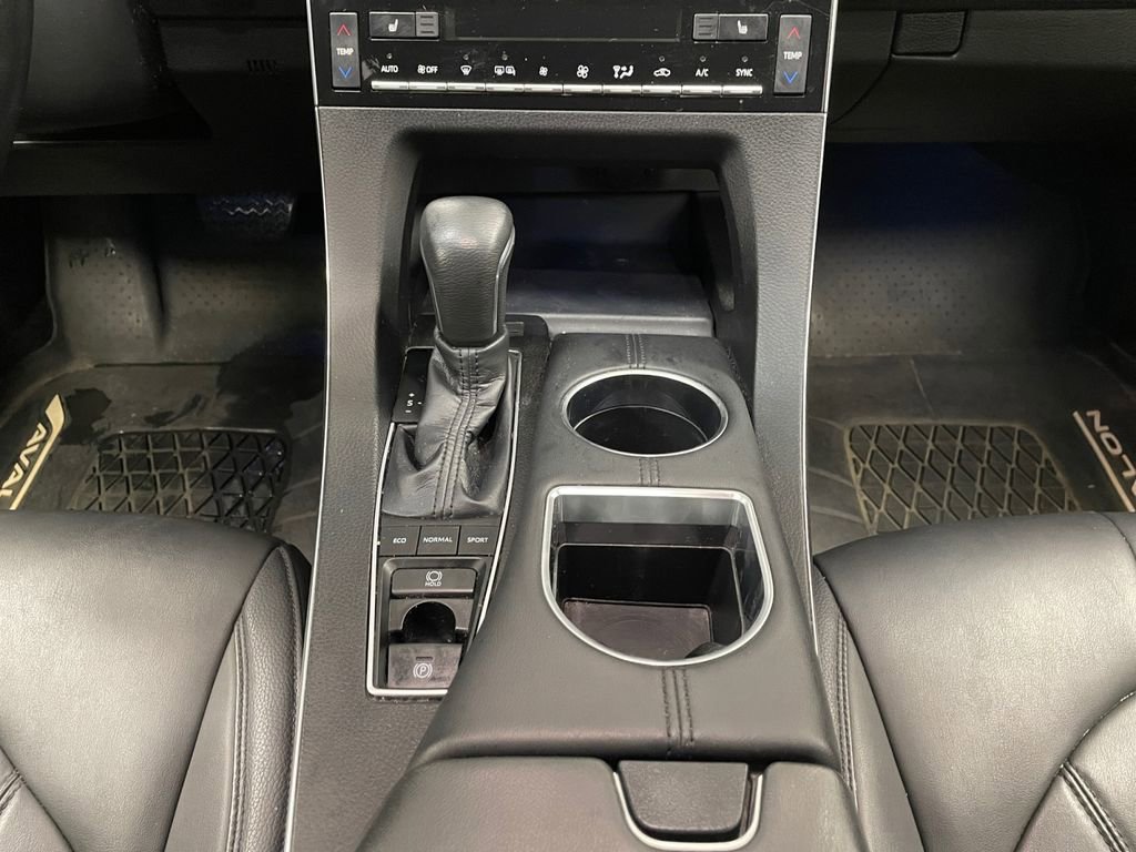 Used 2019 Toyota Avalon XLE w/ Moonroof Package FWD image 9