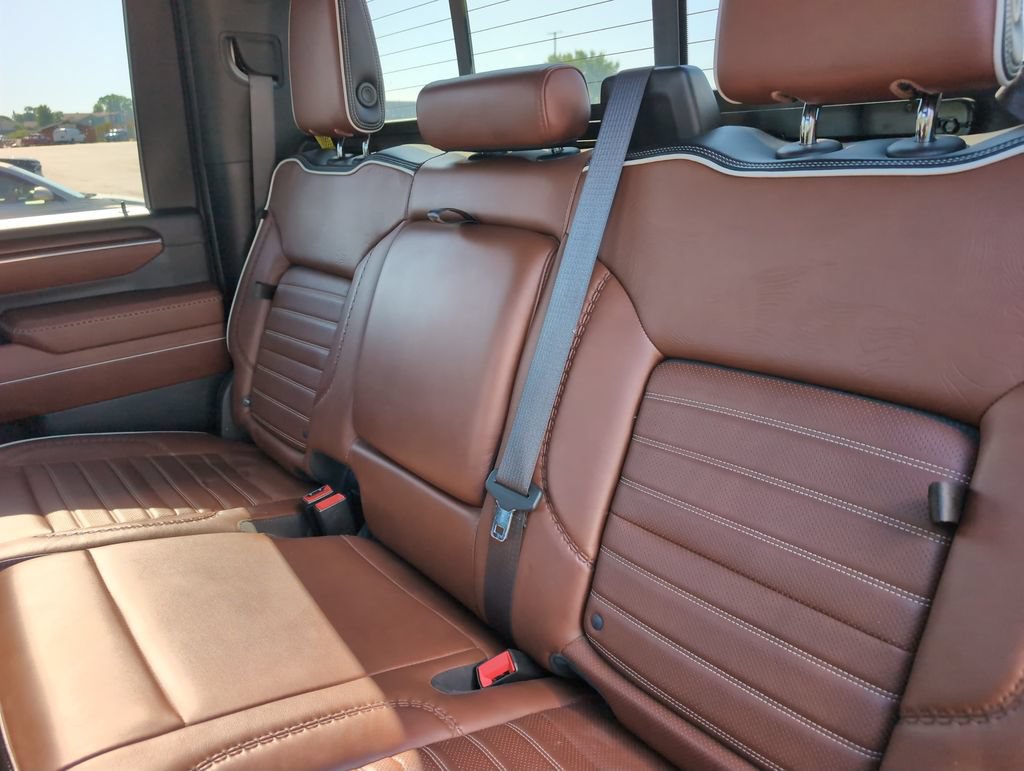 Used 2024 GMC Sierra 2500 Denali Ultimate AWD/4WD image 11