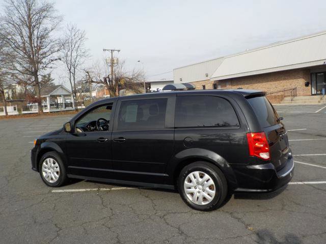 Used 2016 Dodge Grand Caravan SE w/ Quick Order Package 29E SE image 2