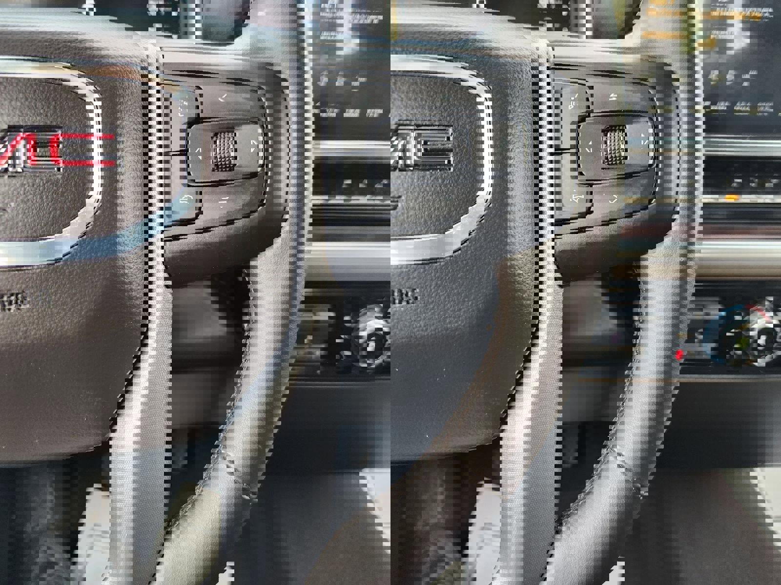 Used 2025 GMC Sierra 1500 SLT image 11