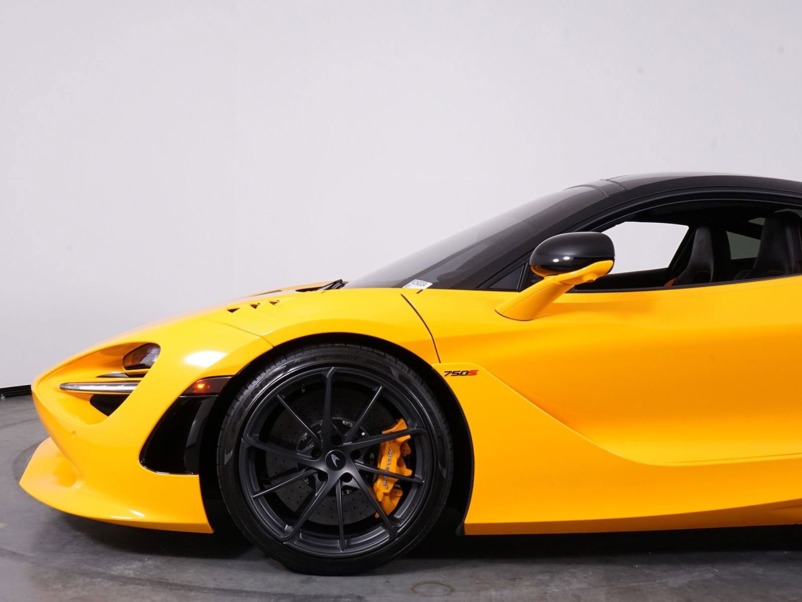 Used 2024 McLaren 750S image 24