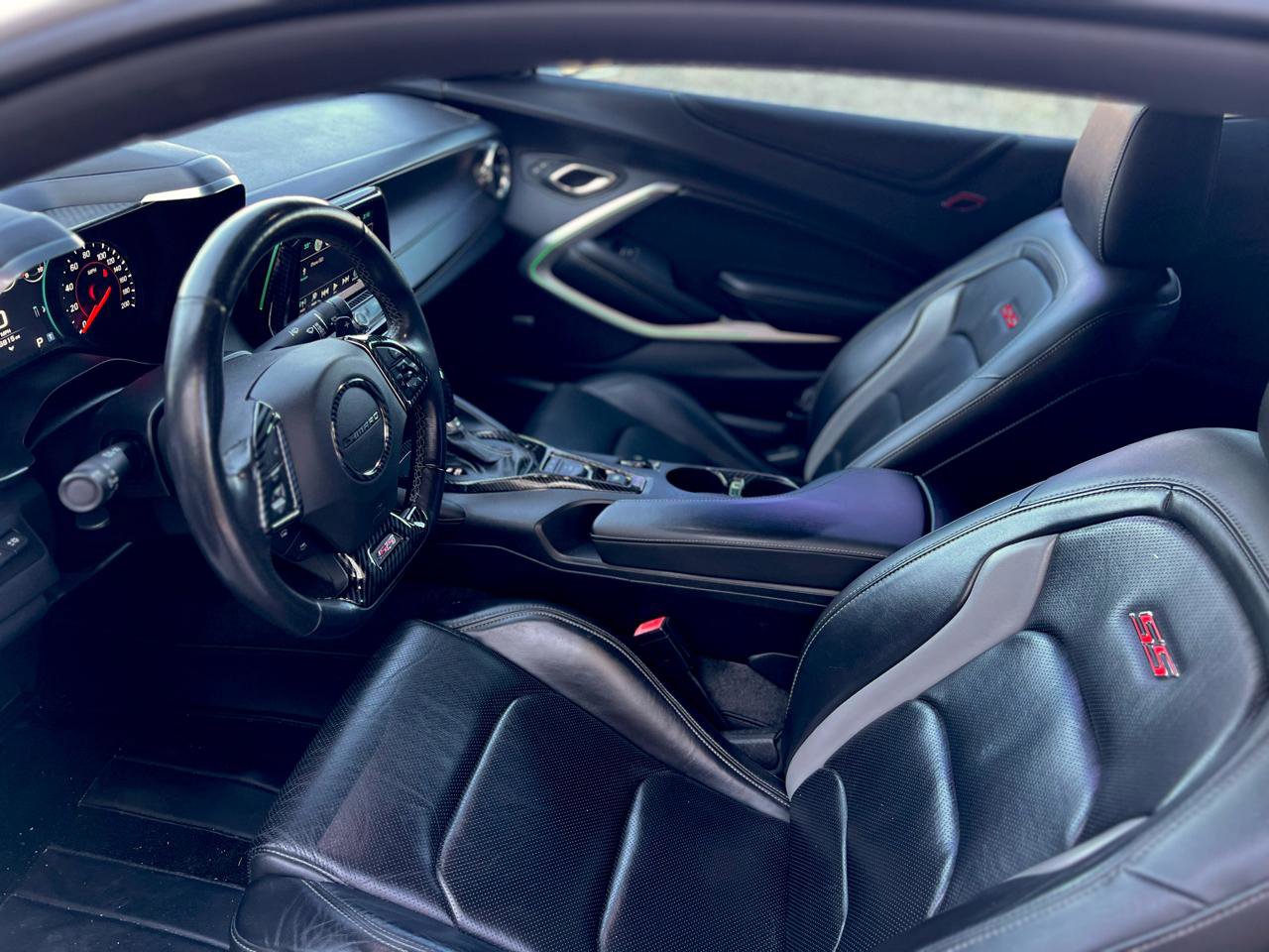 Used 2016 Chevrolet Camaro SS image 16