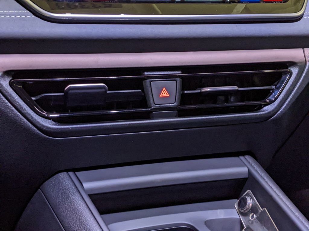 New 2026 Volkswagen Tiguan SE R-Line image 18