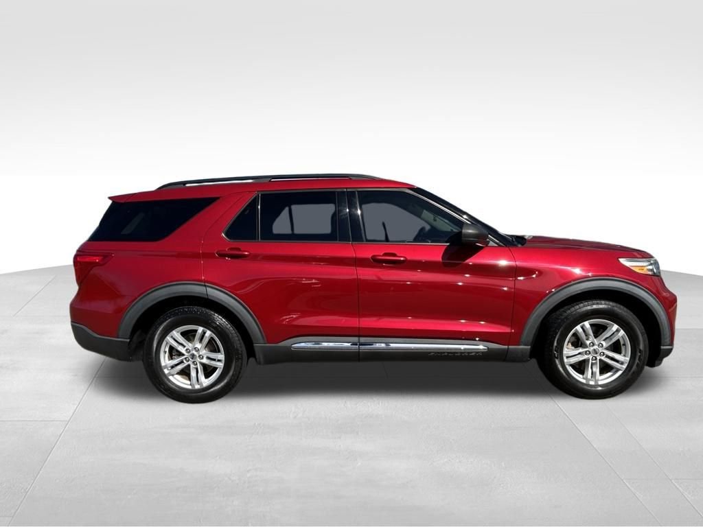 Used 2020 Ford Explorer XLT image 3