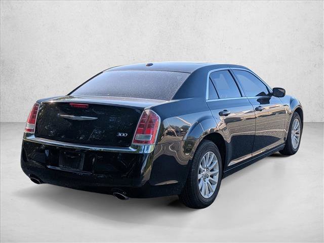 Used 2014 Chrysler 300 w/ Driver Convenience Group RWD image 5