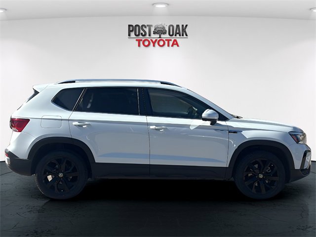 Used 2022 Volkswagen Taos SE w/ Panoramic Sunroof Package image 8