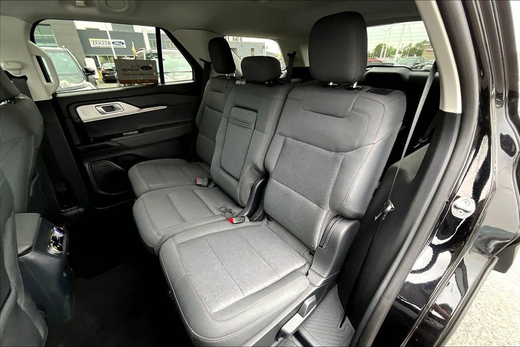 Certified 2025 Ford Explorer Active image 24
