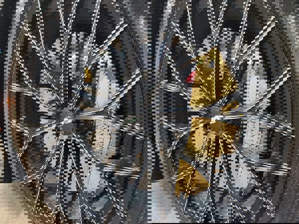 Used 2023 Aston Martin V12 Vantage image 42