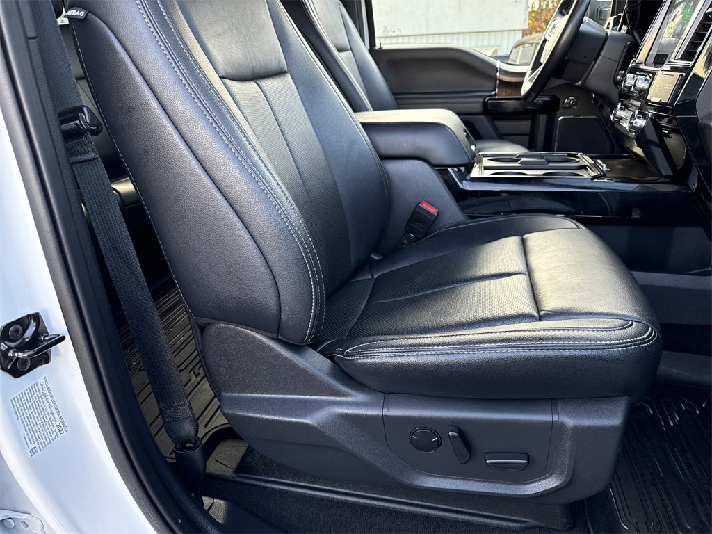 Used 2022 Ford F250 Lariat w/ Black Appearance Package image 15