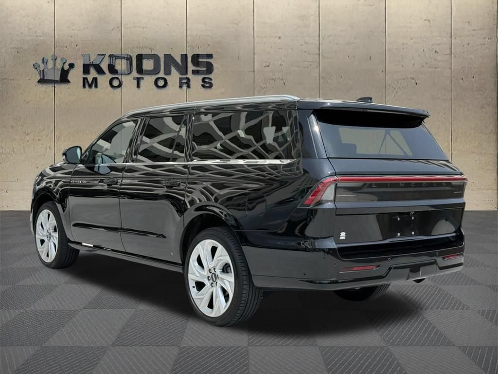 Certified 2025 Lincoln Navigator L Black Label AWD/4WD image 3