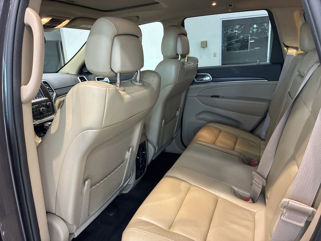 Used 2018 Jeep Grand Cherokee Limited image 19