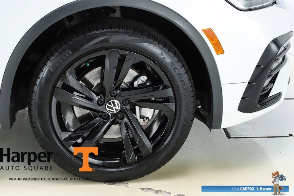Used 2023 Volkswagen Tiguan SE R-Line image 14
