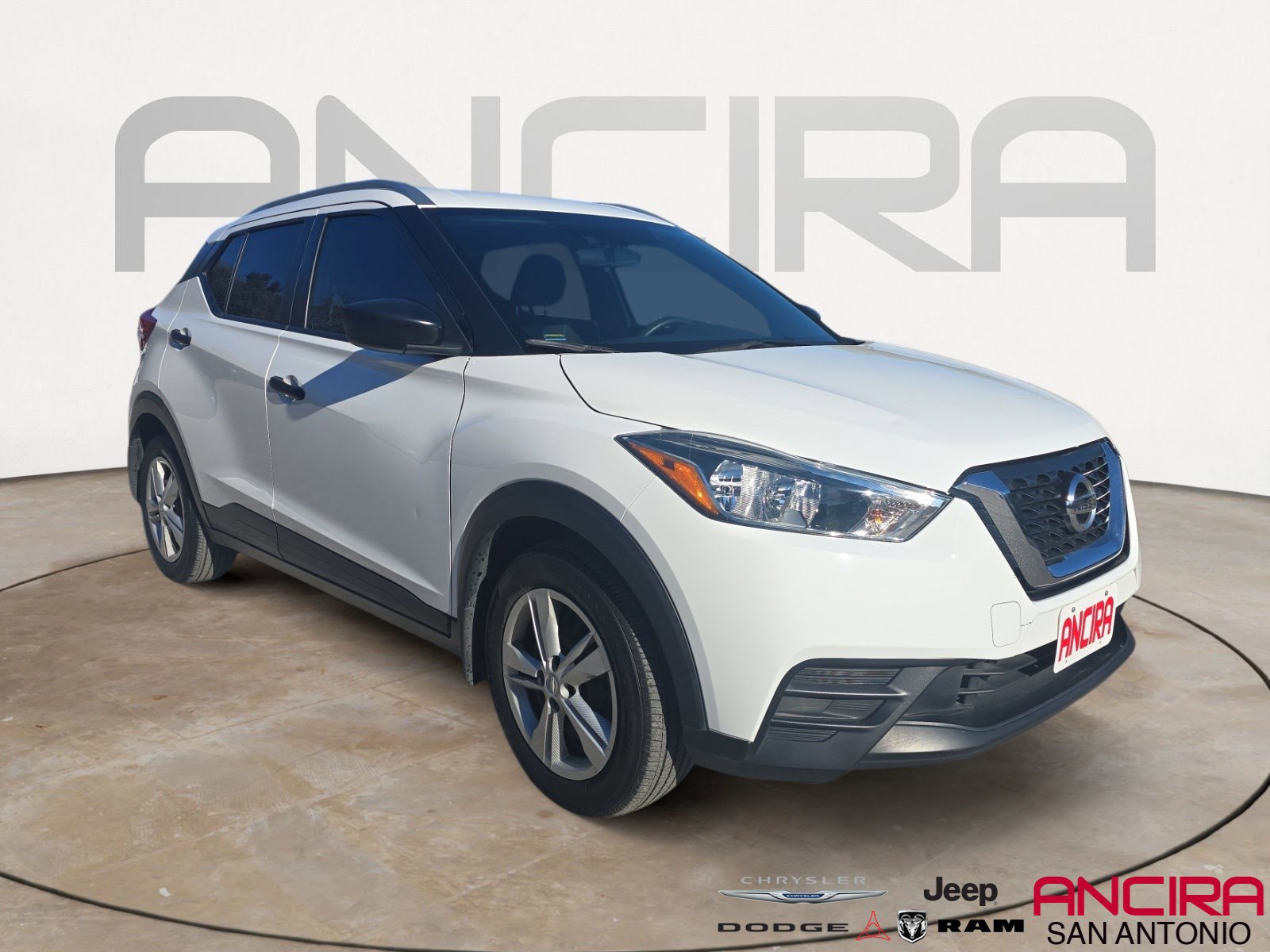 Used 2019 Nissan Kicks S image 1