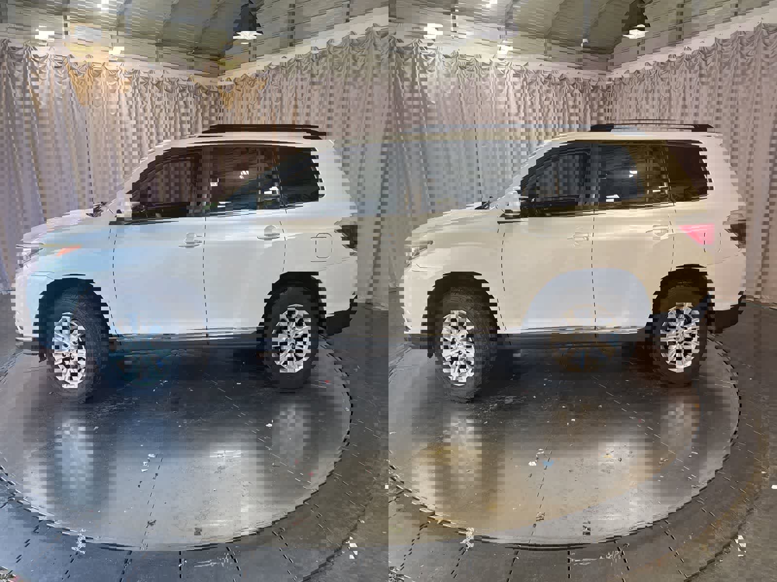 Used 2012 Toyota Highlander SE image 7