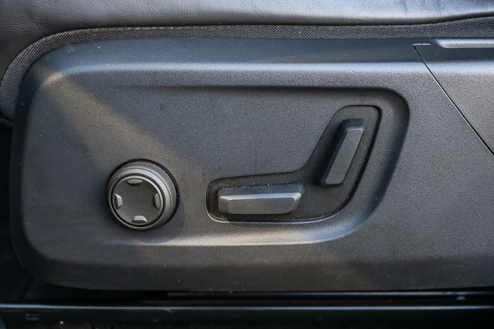 Used 2021 Volvo XC40 P8 Recharge w/ Advanced Package image 20