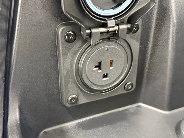 Used 2025 Chevrolet Silverado EV LT image 11