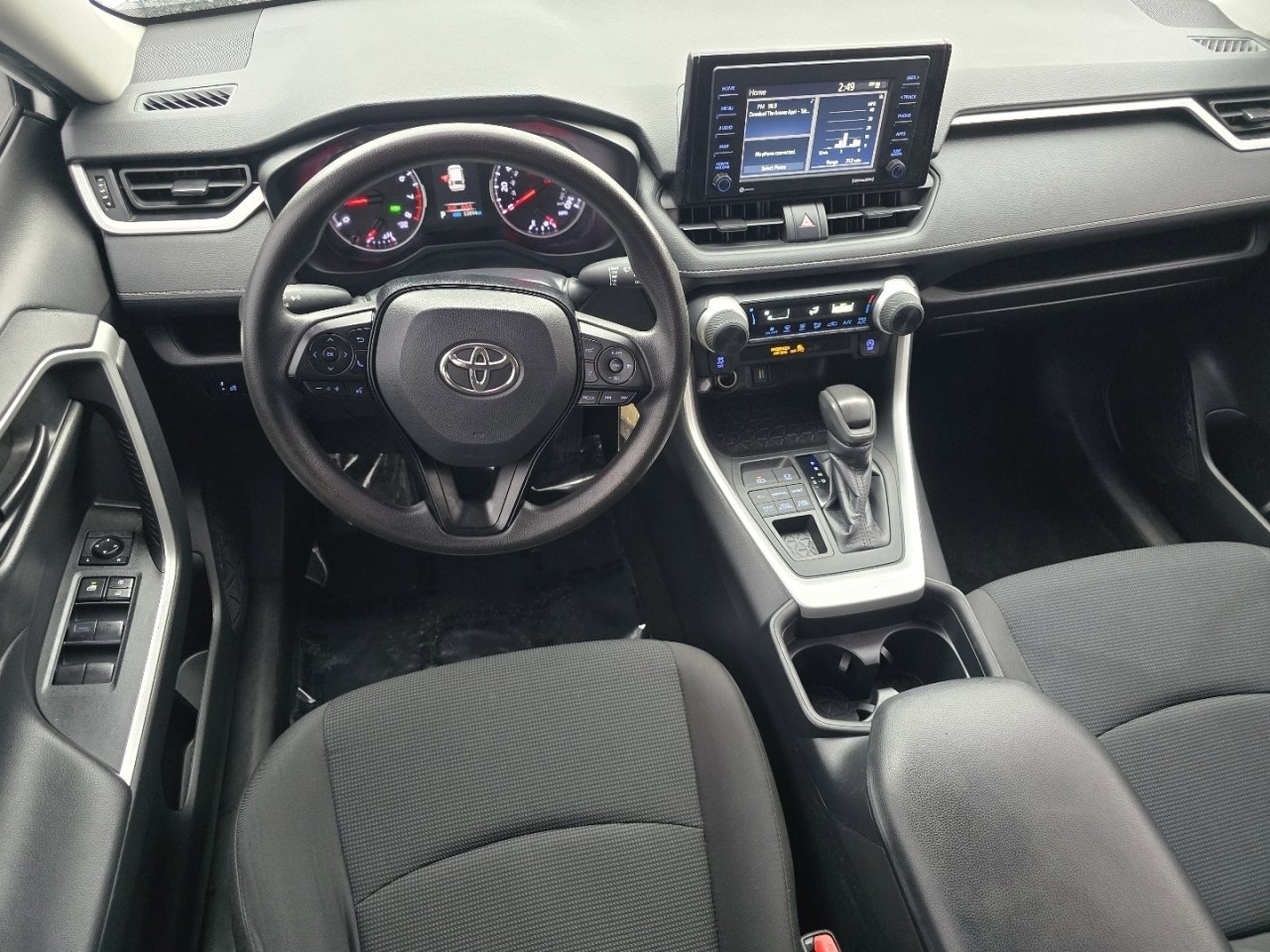 Used 2020 Toyota RAV4 LE image 24