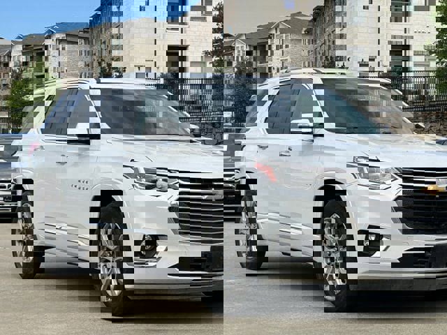 Used 2019 Chevrolet Traverse Premier w/ Driver Confidence II Package image 3