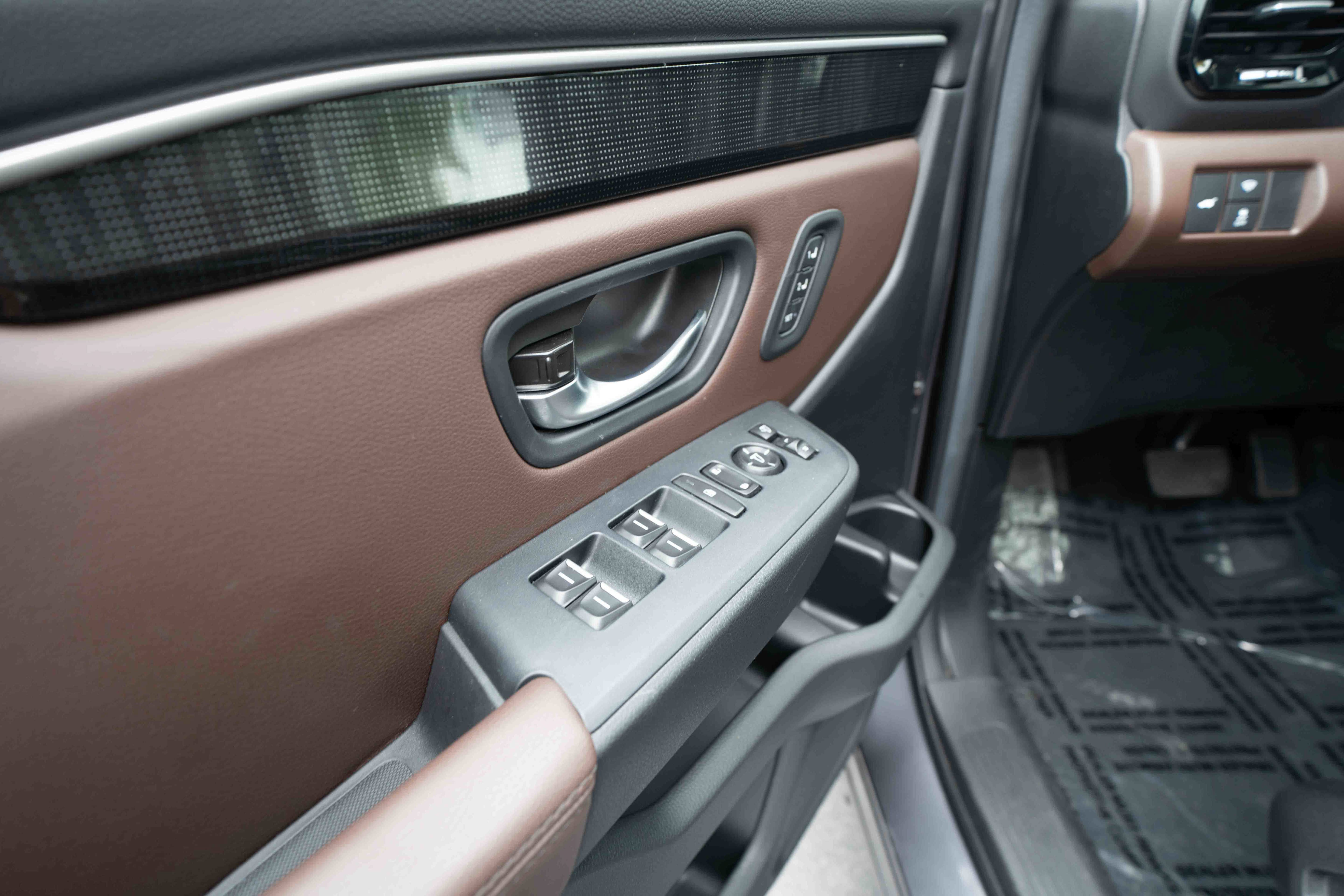 Used 2025 Honda Pilot Elite image 7