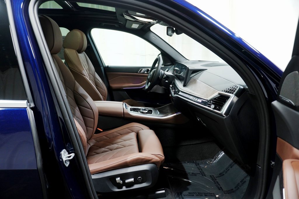 Used 2026 BMW X5 xDrive40i w/ Executive Package image 12