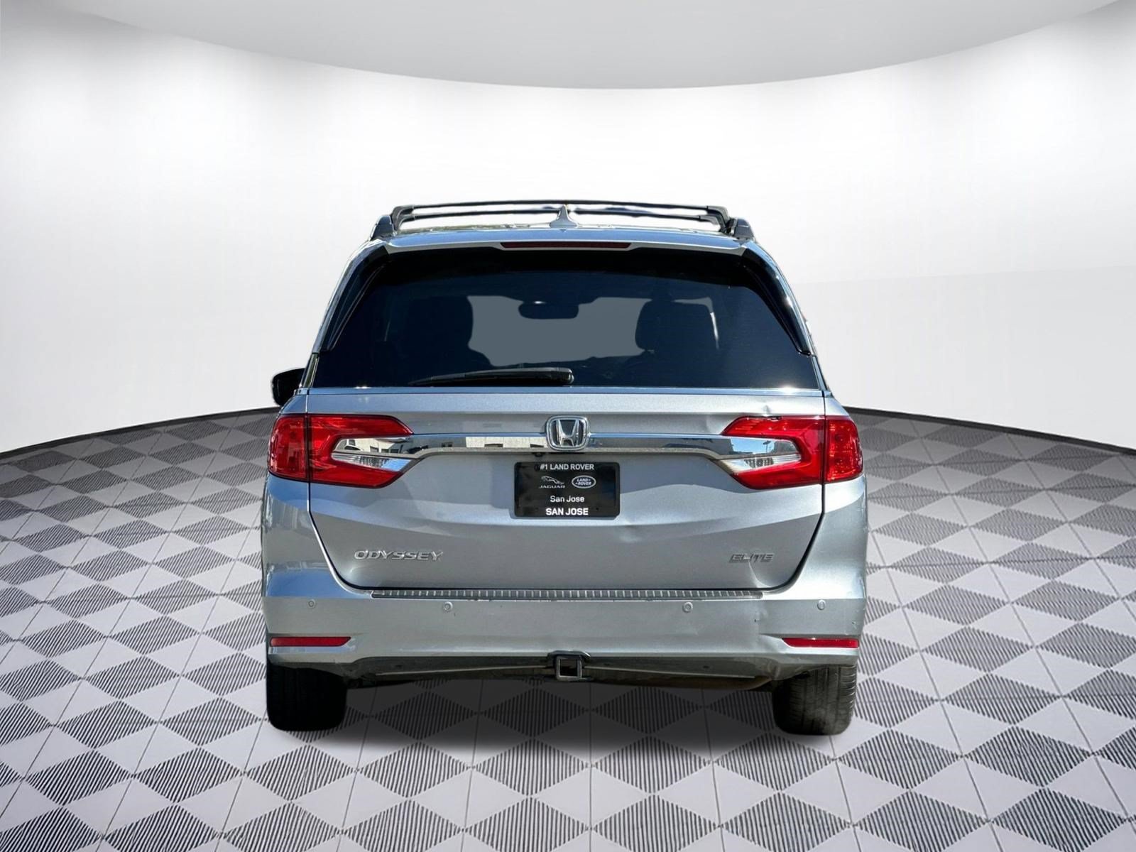 Used 2018 Honda Odyssey Elite image 8