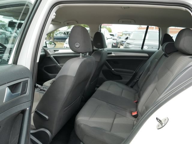 Used 2016 Volkswagen Golf S FWD image 17