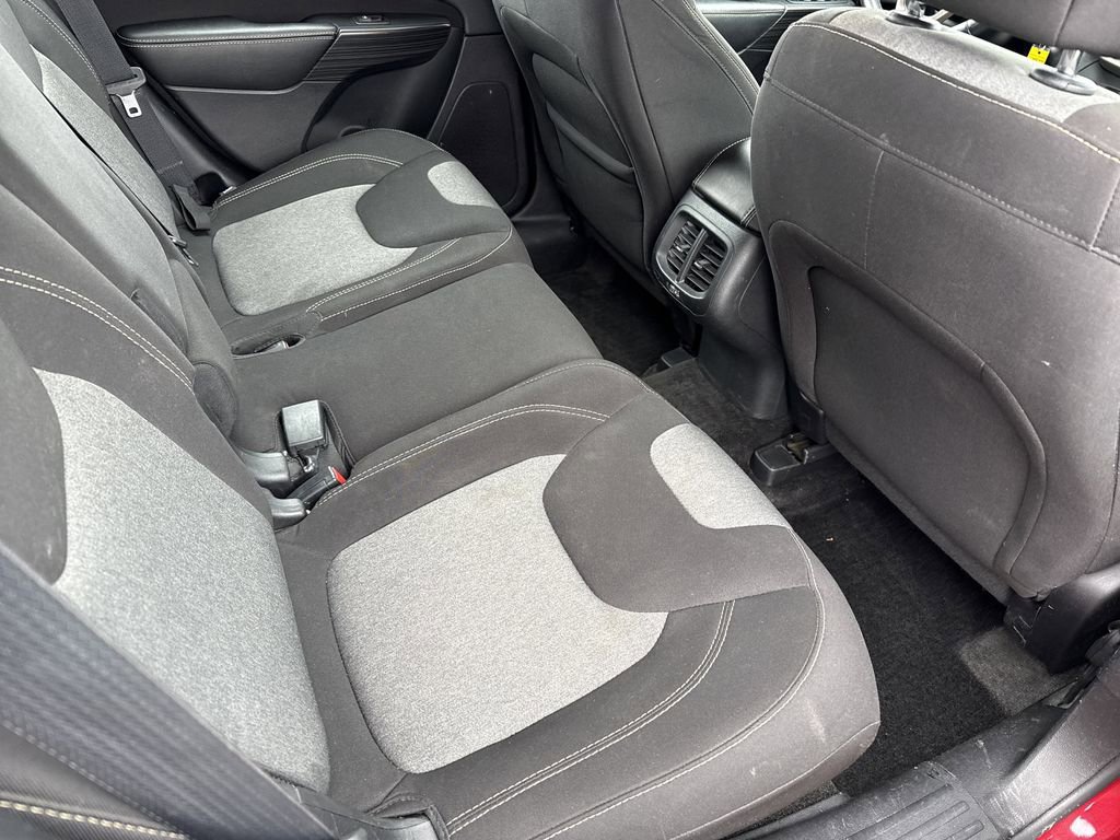 Used 2016 Jeep Cherokee Sport w/ Cold Weather Group AWD/4WD image 13