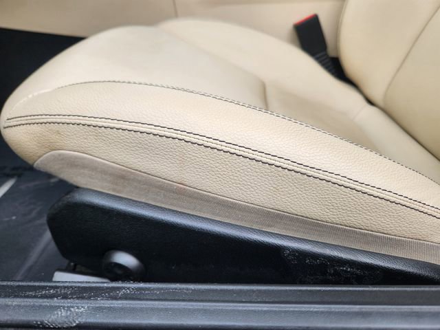 Used 2014 Mercedes-Benz SLK 250 image 9