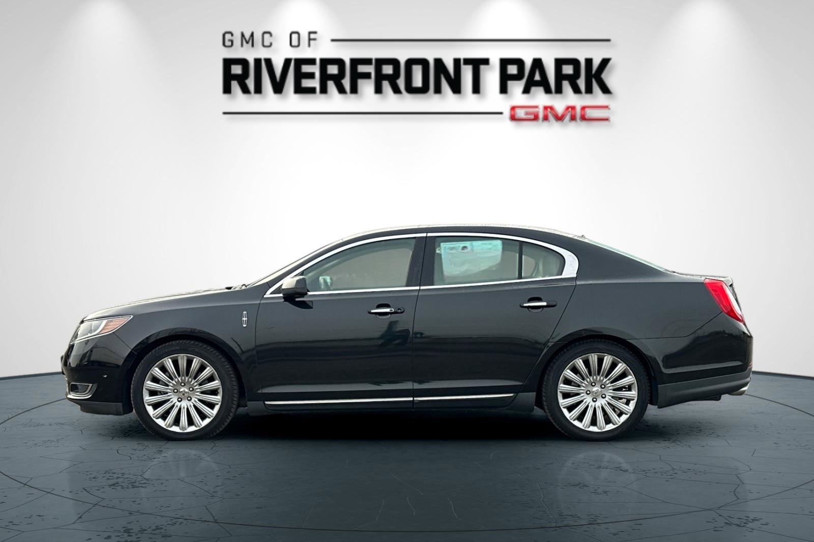 Used 2014 Lincoln MKS w/ Equipment Group 101A image 6