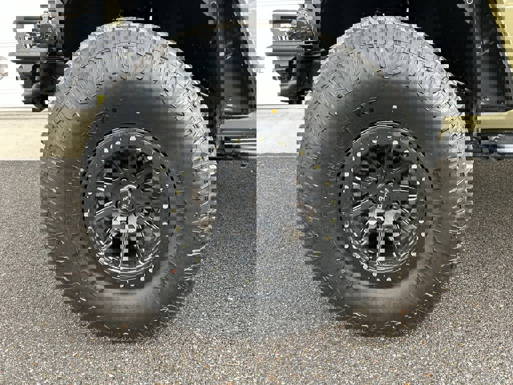 Used 2025 Jeep Wrangler Unlimited Rubicon image 12