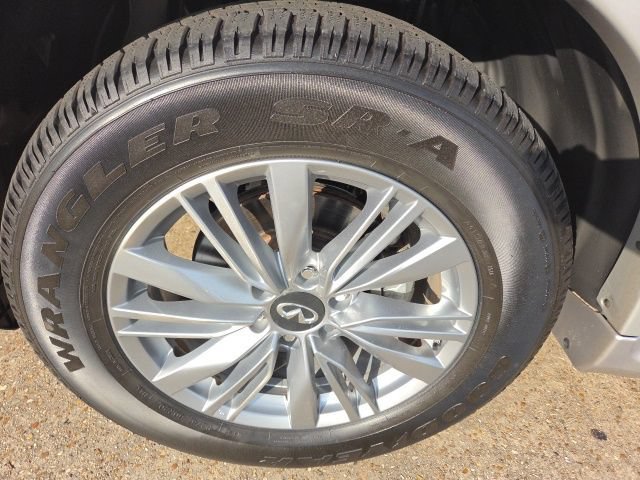 Used 2023 INFINITI QX80 Luxe w/ Cargo Package RWD image 12