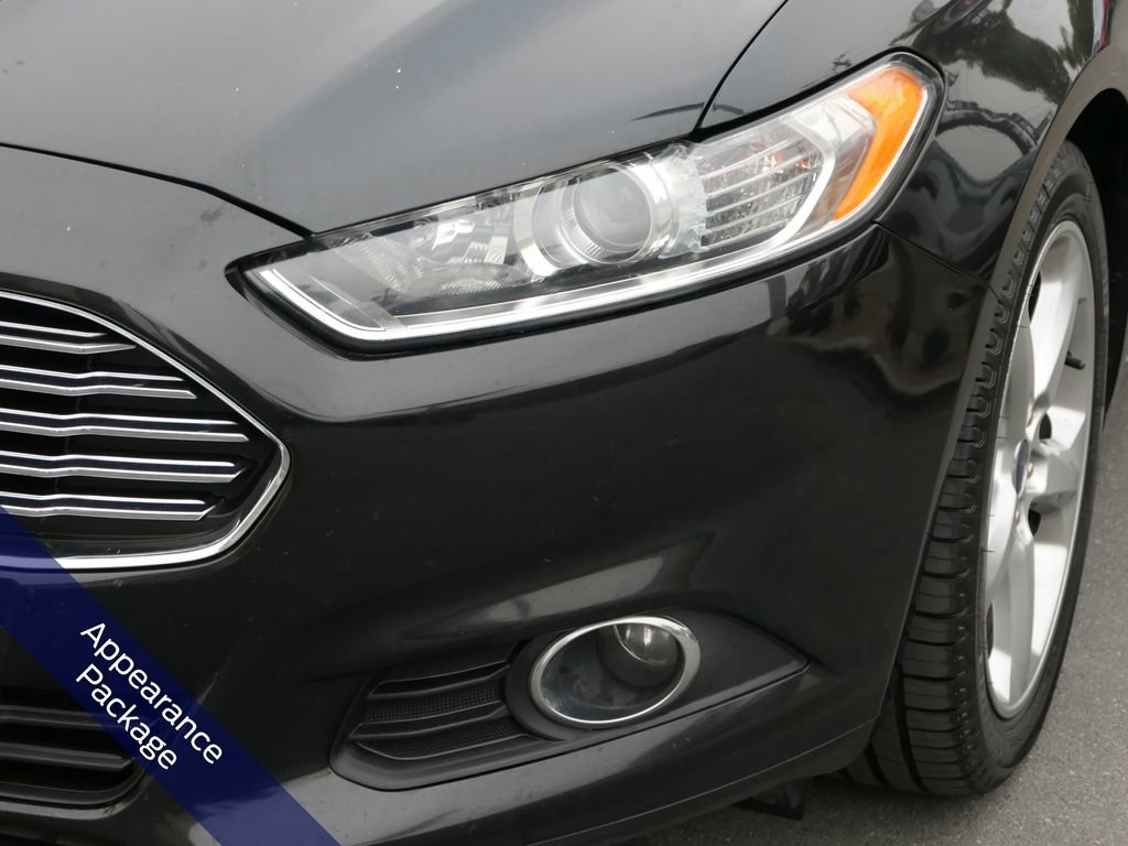 Used 2015 Ford Fusion SE w/ Equipment Group 201A image 10