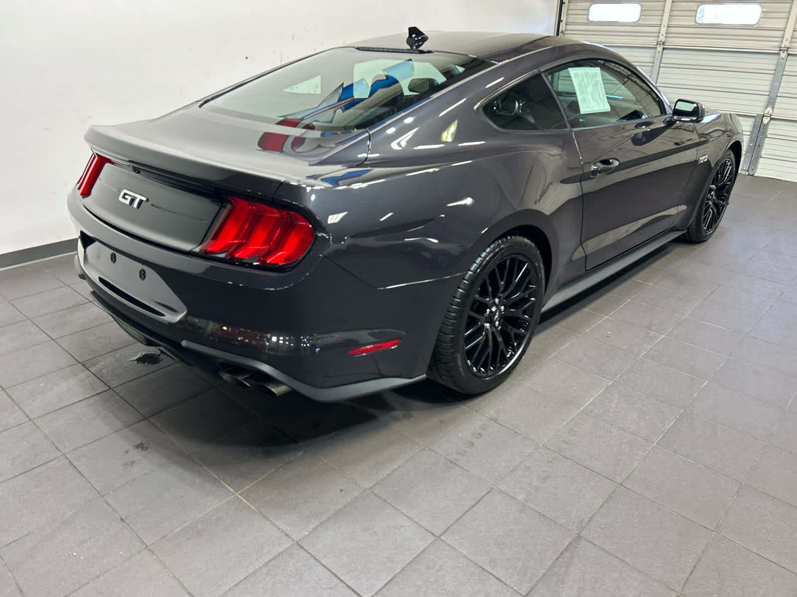 Used 2022 Ford Mustang GT Premium w/ GT Performance Package RWD image 3