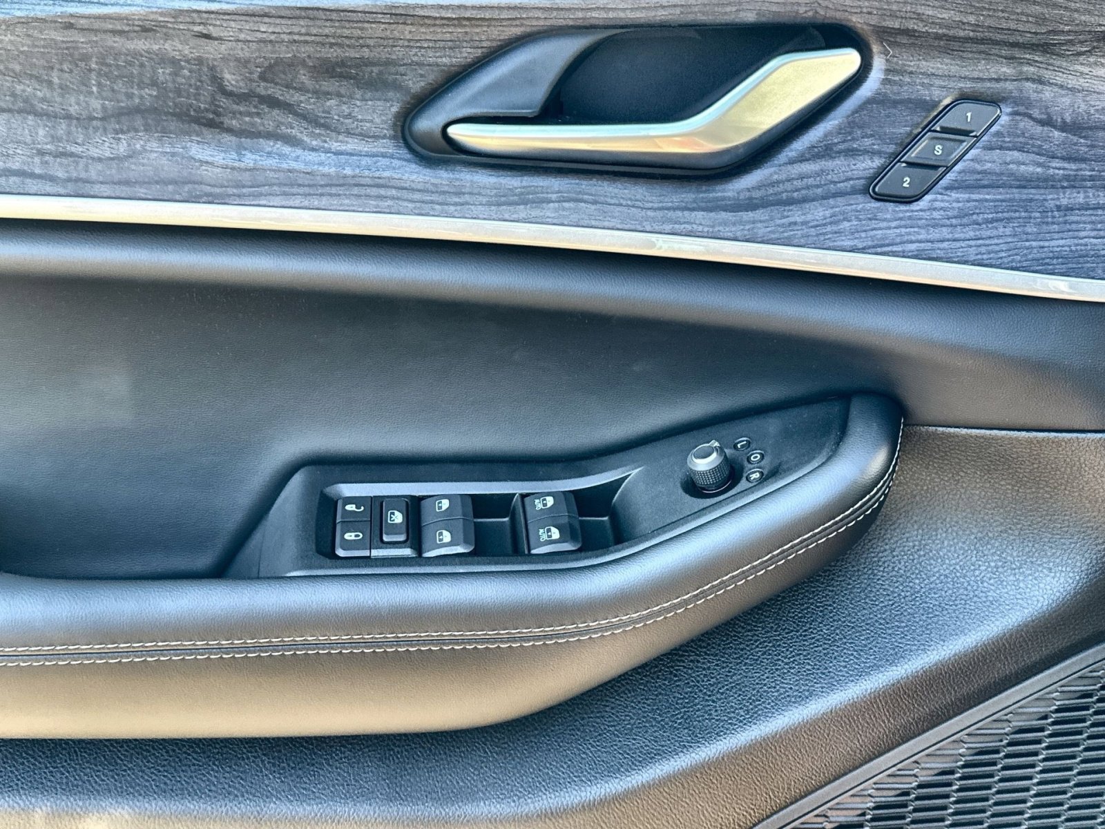 New 2025 Jeep Grand Cherokee Limited w/ Luxury Tech Group II image 15