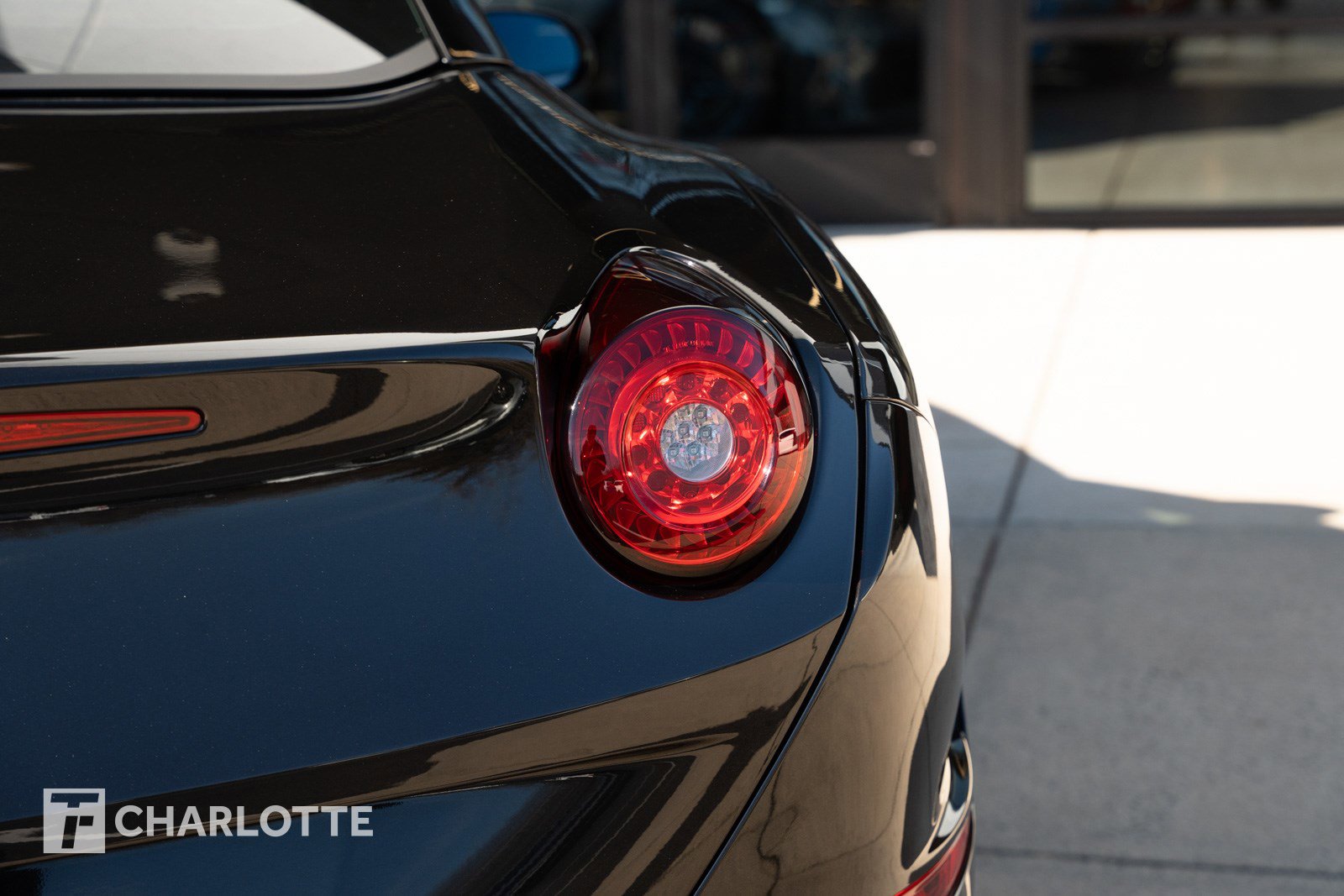 Used 2016 Ferrari California T image 18